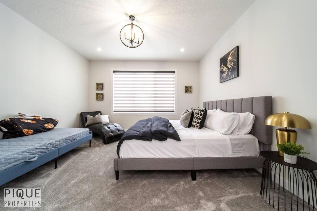 *new*luxury Living*king Bed*ac&fireplace*sleeps13! *